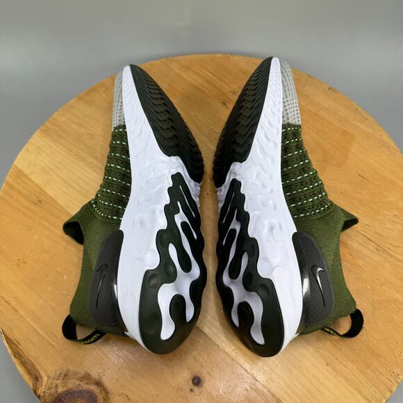 Nike React Phantom Run Flyknit 2 Men's Size 9.5 Running Shoes Green DX2311-300 - Picture 6 of 9